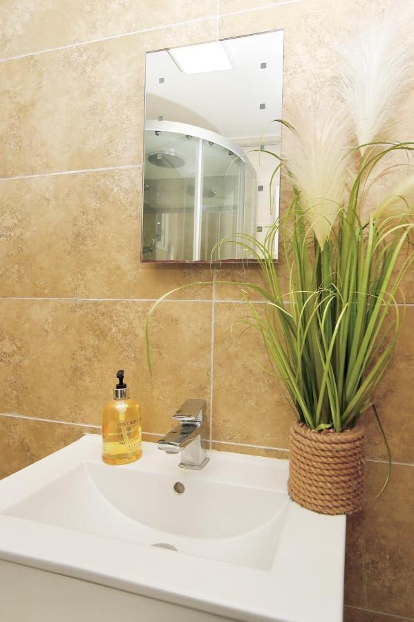 Edgware Hub Hotel London Luaran gambar
